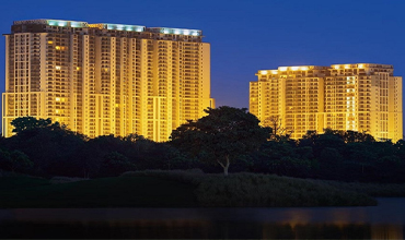 DLF Crest
